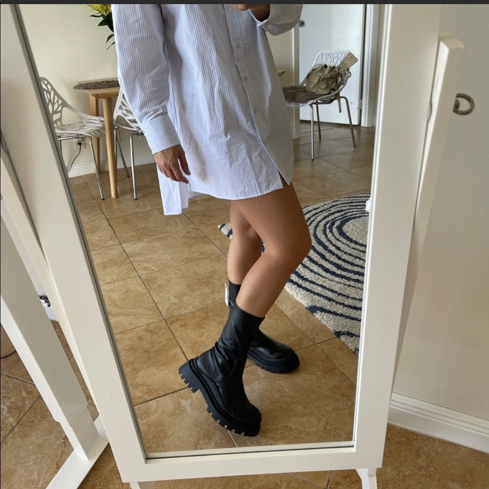 Zara low heeled lug sole ankle boots